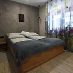 Na Tylnej W Sremie - Nr 1 Parter Apartman *