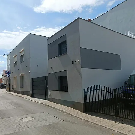 Na Tylnej W Sremie * 스렘